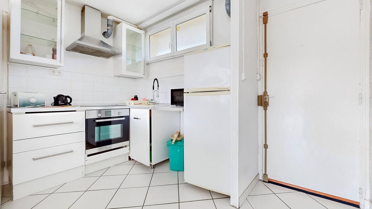 Limoges Apartment | This practical and light-flooded holiday apartment welcomes you to the centre of Limoges.