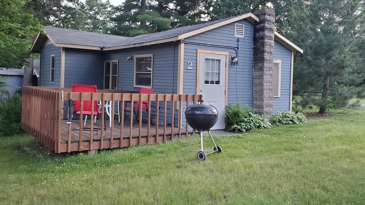 Pillager Cabin | This rustic and charming cabin has great views of Hardy Lake.