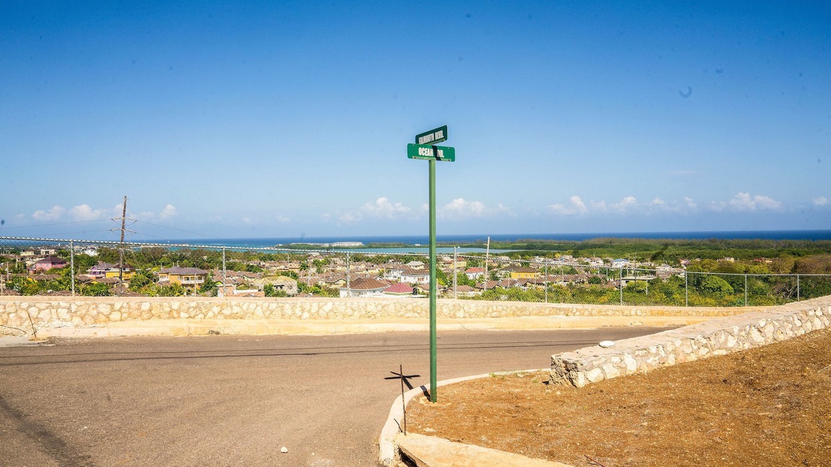 Falmouth House | This space is centrally located 5 mins from the beach