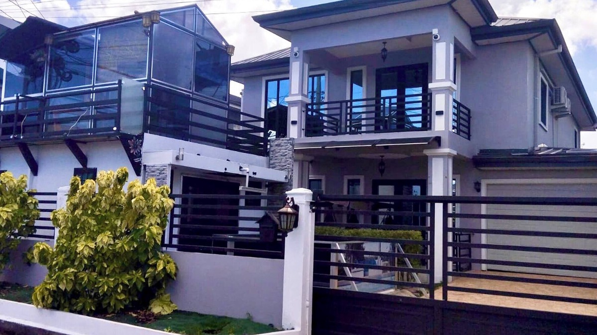 Claxton Bay House | This spacious property features a fully equipped kitchen, and an inviting small pool
