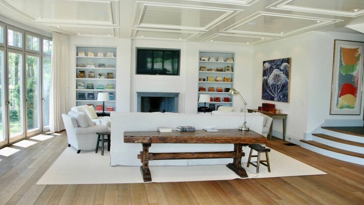 Mashpee Neck House | This spectacular home is situated on a quiet cul-de-sac.