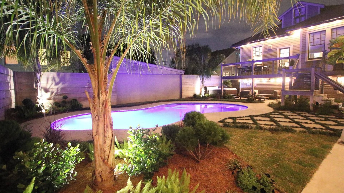 Broadmoor House | THIS STUNNING AND SPACIOUS UPTOWN OASIS HAS A POOL AND HOT TUB!