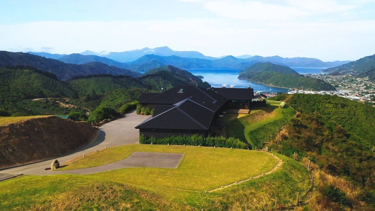Picton House | This stunning Estate over looks Picton and the Marlborough Sounds