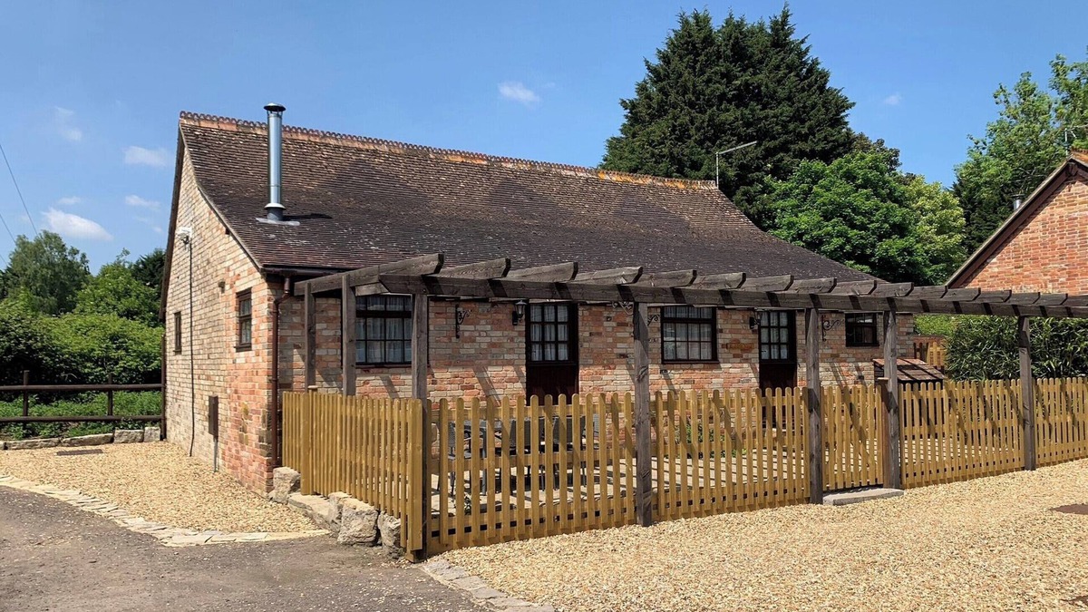 Poole Cottage | This stunning detached Barn Conversation is the perfect place to relax or explore.