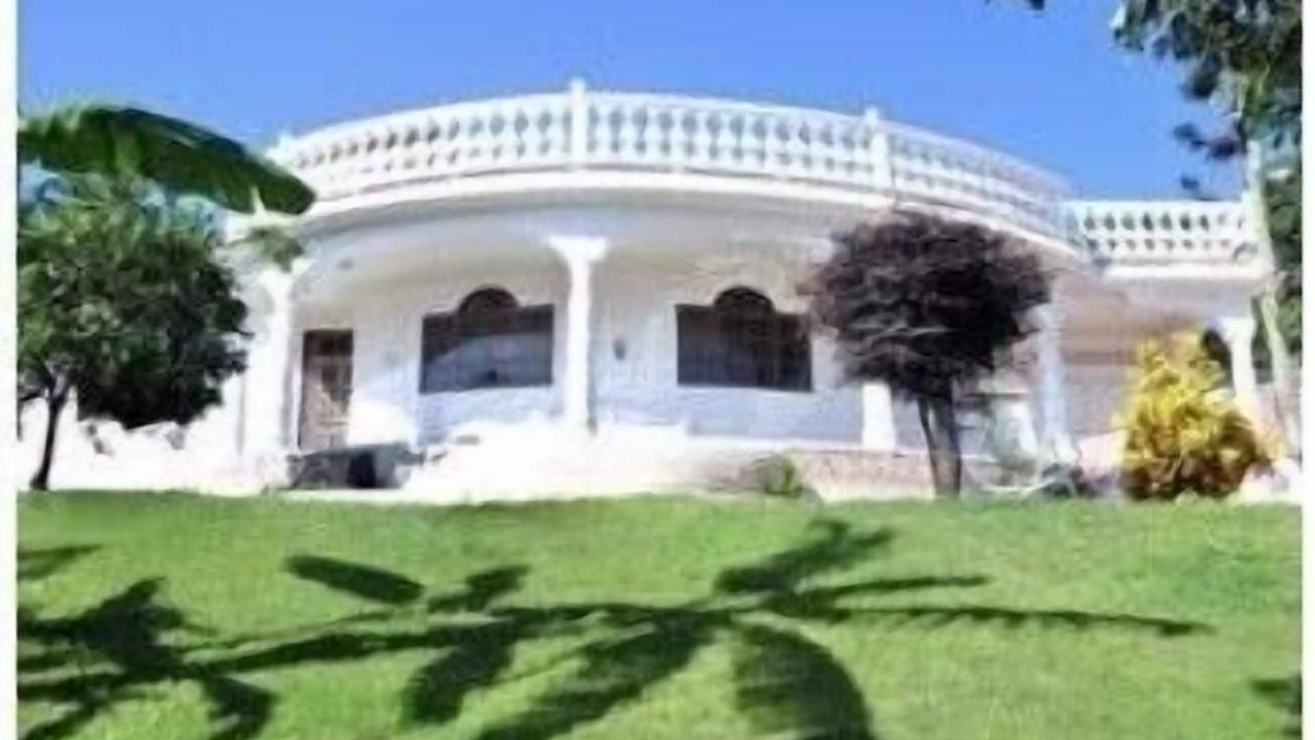 Kampala House | This stunningly beautiful property is located at Makindye Kizungu