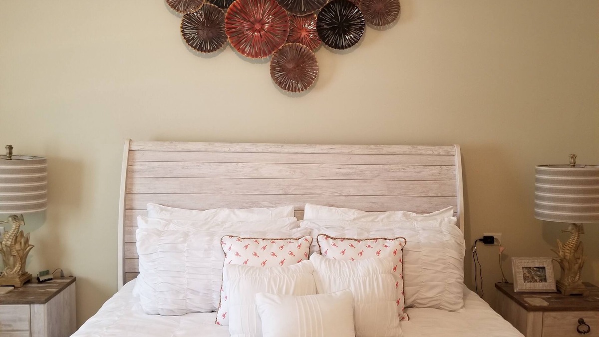 Falmouth Villa | THIS TOWN HOME VILLA IS LOCATED 15 MINUTES FROM THE HIP STRIP IN MONTEGO BAY.