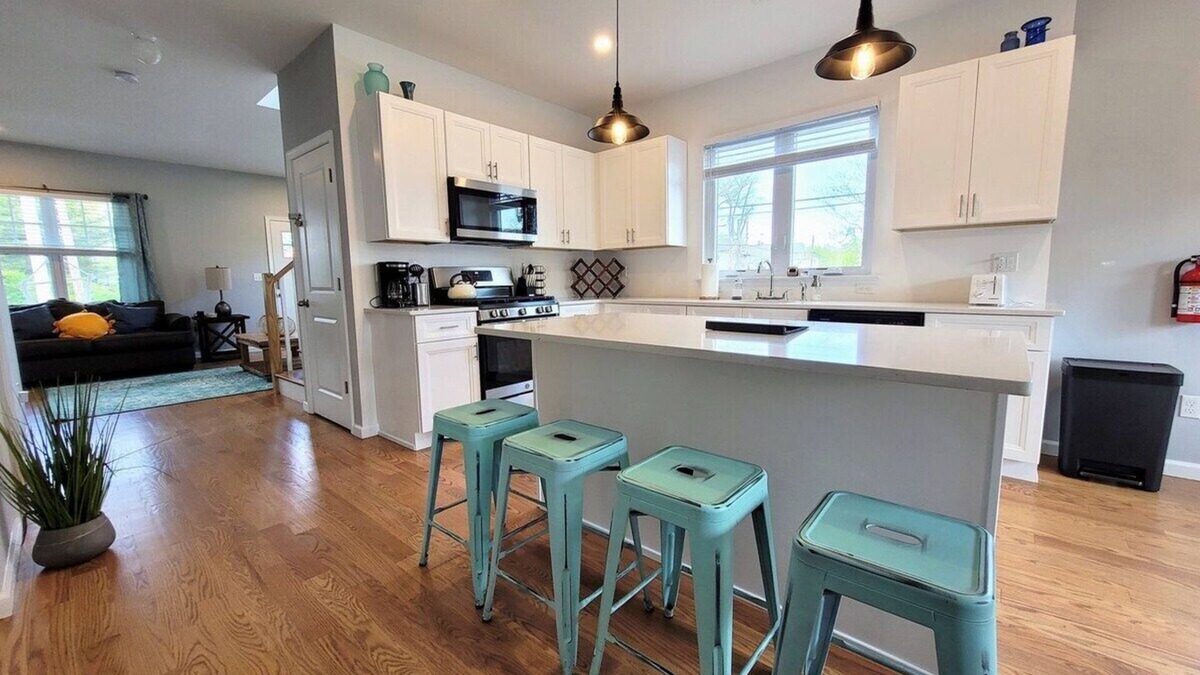 Neptune City House | This townhouse is a 4 bedroom(s), 2.5 bathrooms, located in Neptune City, NJ.
