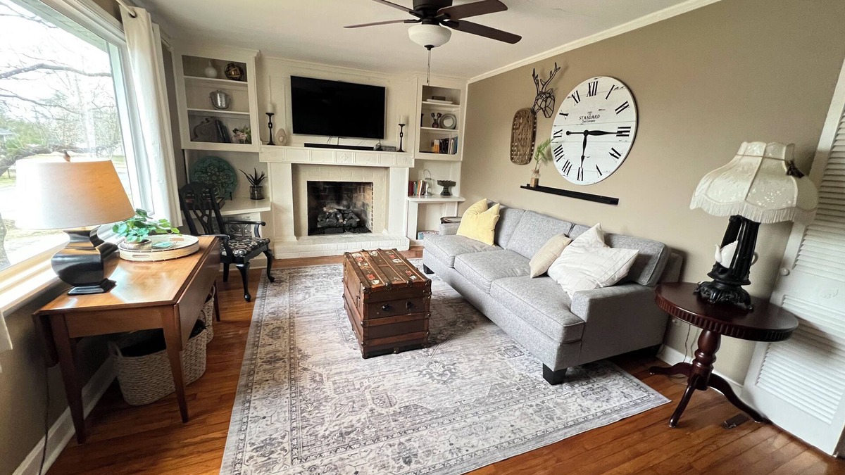 Greer House | This urban cottage is walkable to dining, shopping and more! Pet friendly