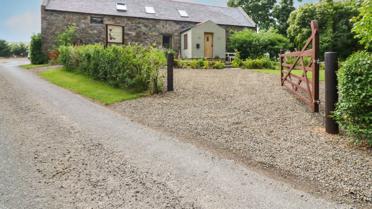 Banff Cottage | THISTLE MILL COTTAGE, pet friendly, with open fire in Aberchirder