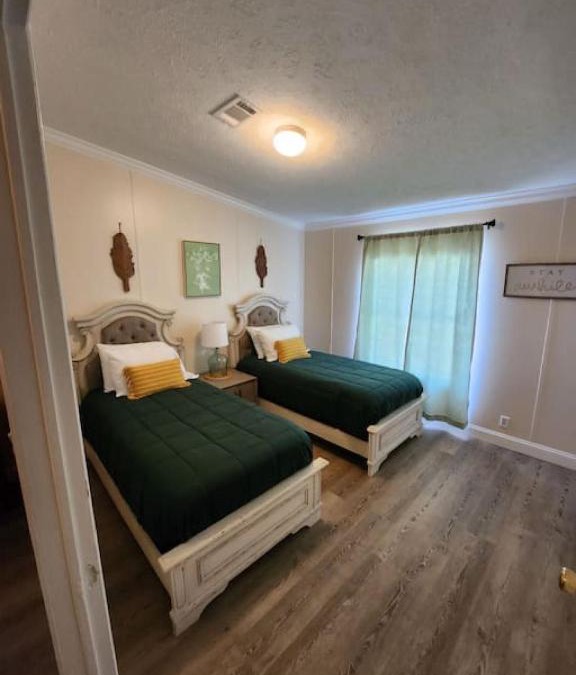 Pine Grove House | Thomas House