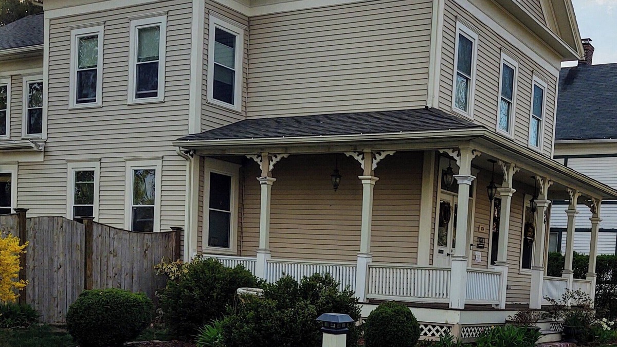 Springfield Apartment | Thompson Extended Stay- Close to everything. Large yard to unwind.