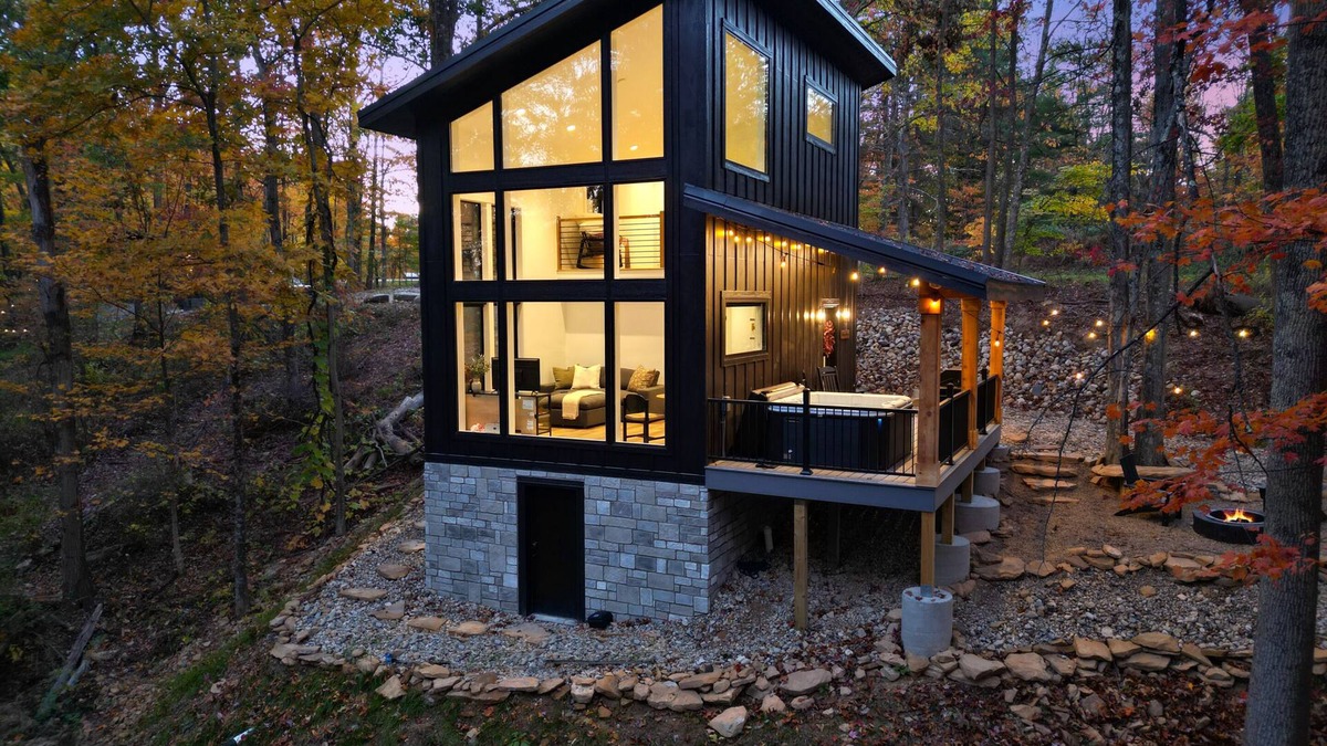 Laurelville Cabin | Thompson Retreat | Perfect Couples Getaway