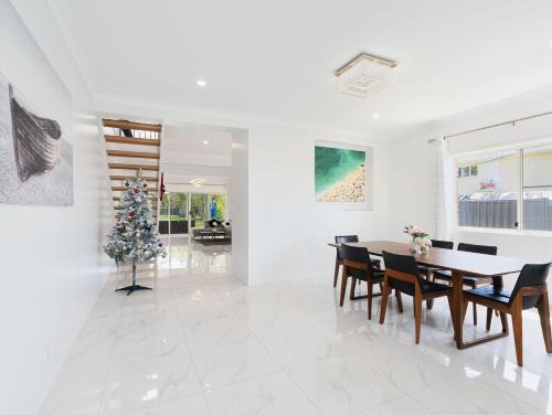 Thorneside House | Thorneside seaside dream home near the blue sea
