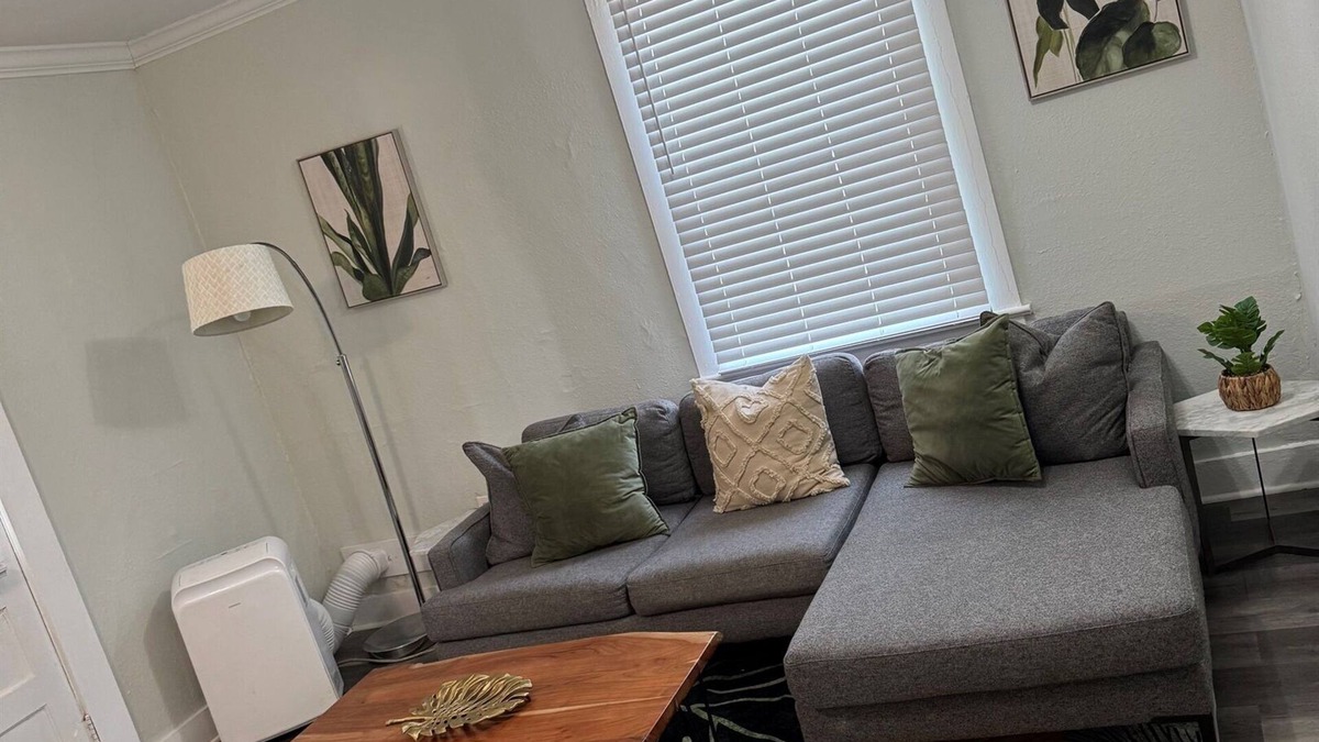 Lake Eola Heights Apartment | Thornton park paradise 1 bedroom Lake Eola