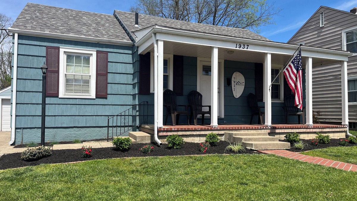 Middletown House | Thoughtful, entertainment haven for large groups, next to Smith Park