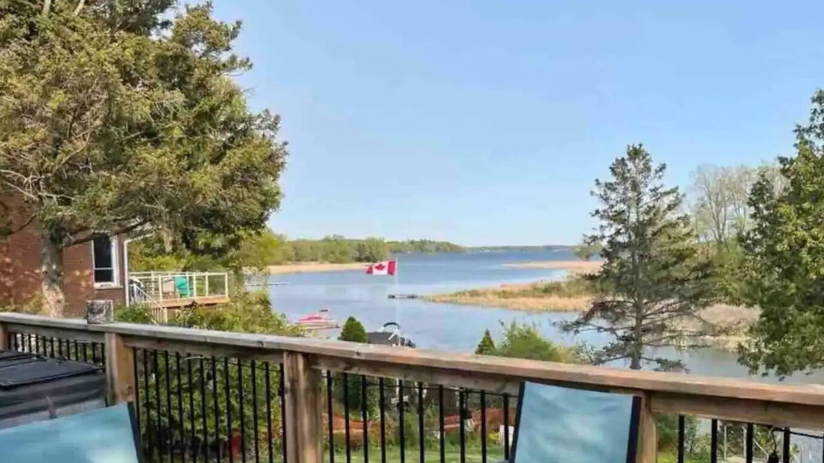 Leeds and the Thousand Islands House | Thousand Islands Home Gananoque Kingston Ontarionn