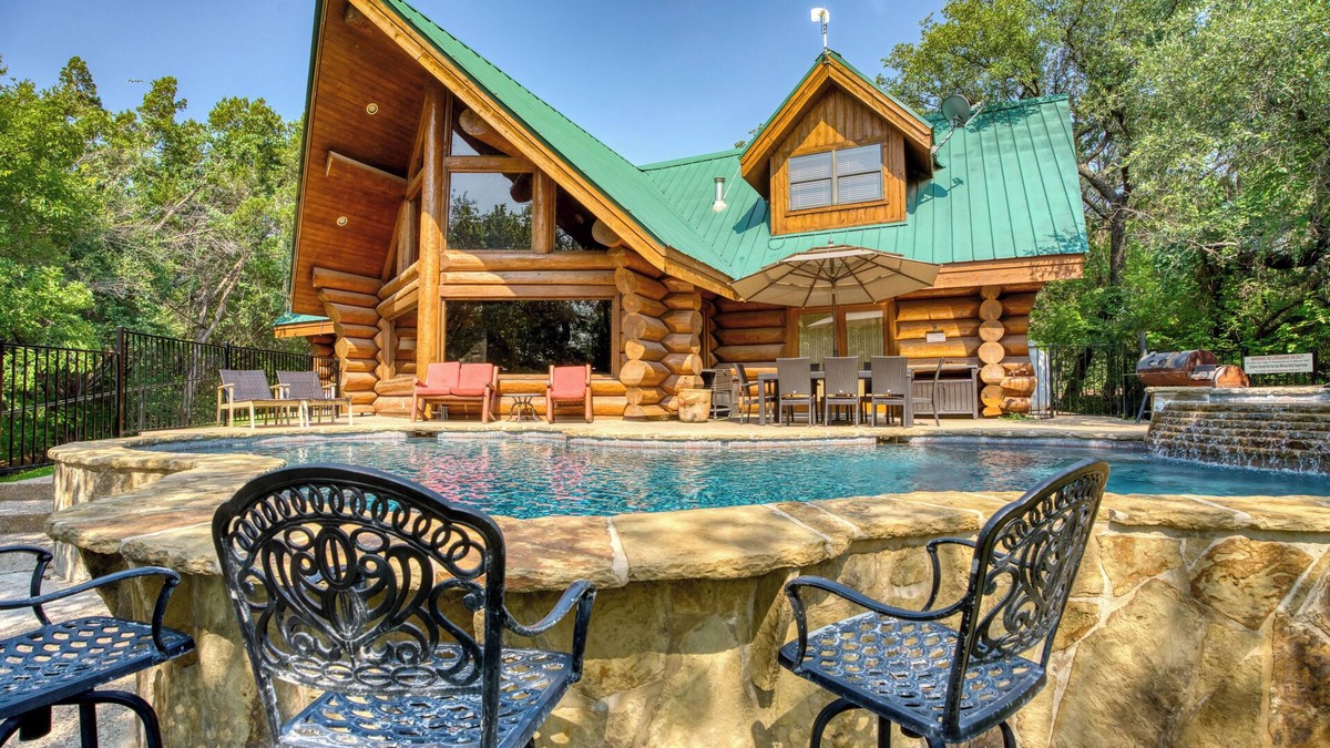Marble Falls Cabin | Three Arrows Lodge:Spacious Comfort by the Lake!
