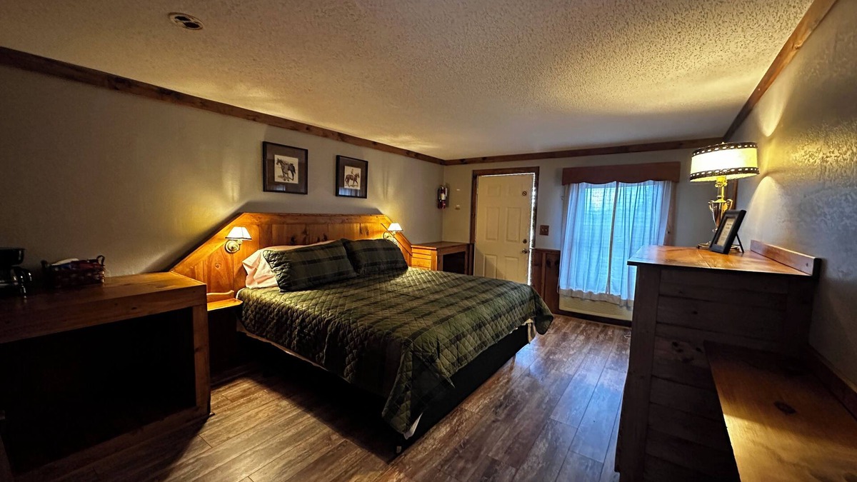 Jamestown Cabin | Three Bear Lodge