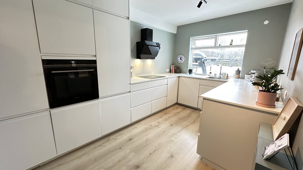 Laekir Apartment | Three bedroom apartment in Rauðalækur, centrally located in Reykjavik