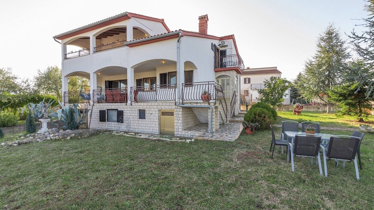 Musalez Apartment | Three-Bedroom Apartment Katalin II in Musalež