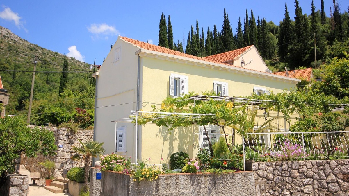 Trsteno Apartment | Three bedroom apartment with terrace Trsteno, Dubrovnik (A-9015-a)