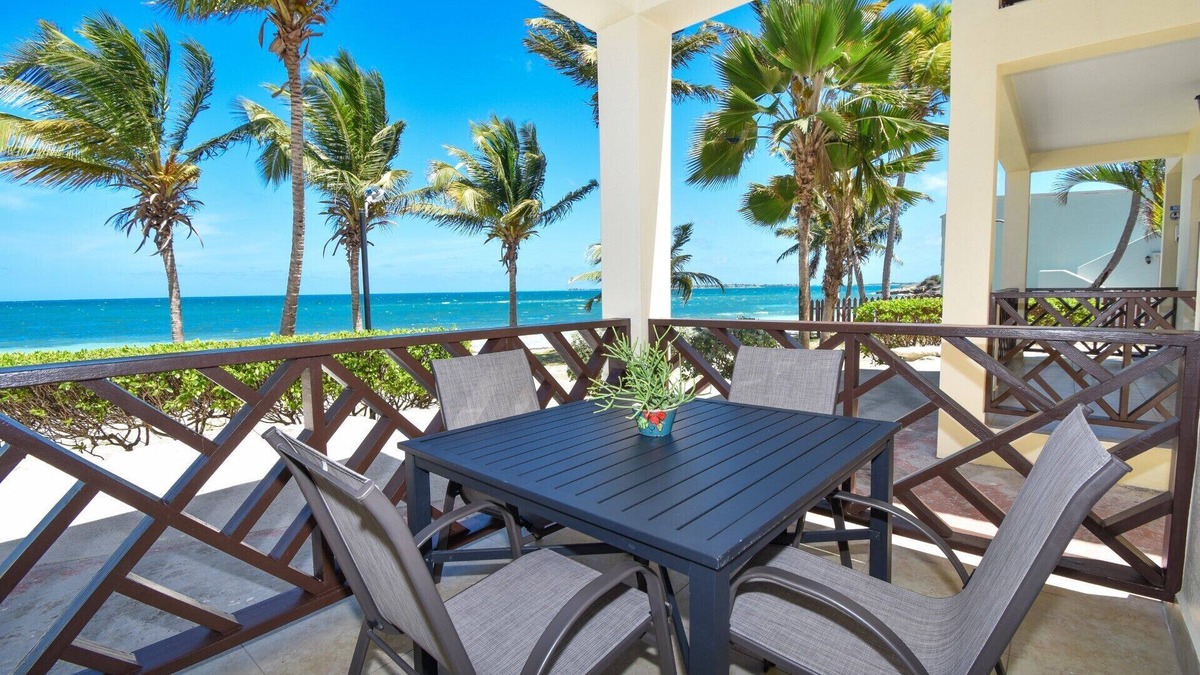 Osbourn Apartment | Three-Bedroom Beachfront Apartment - Lord Nelson Hotel