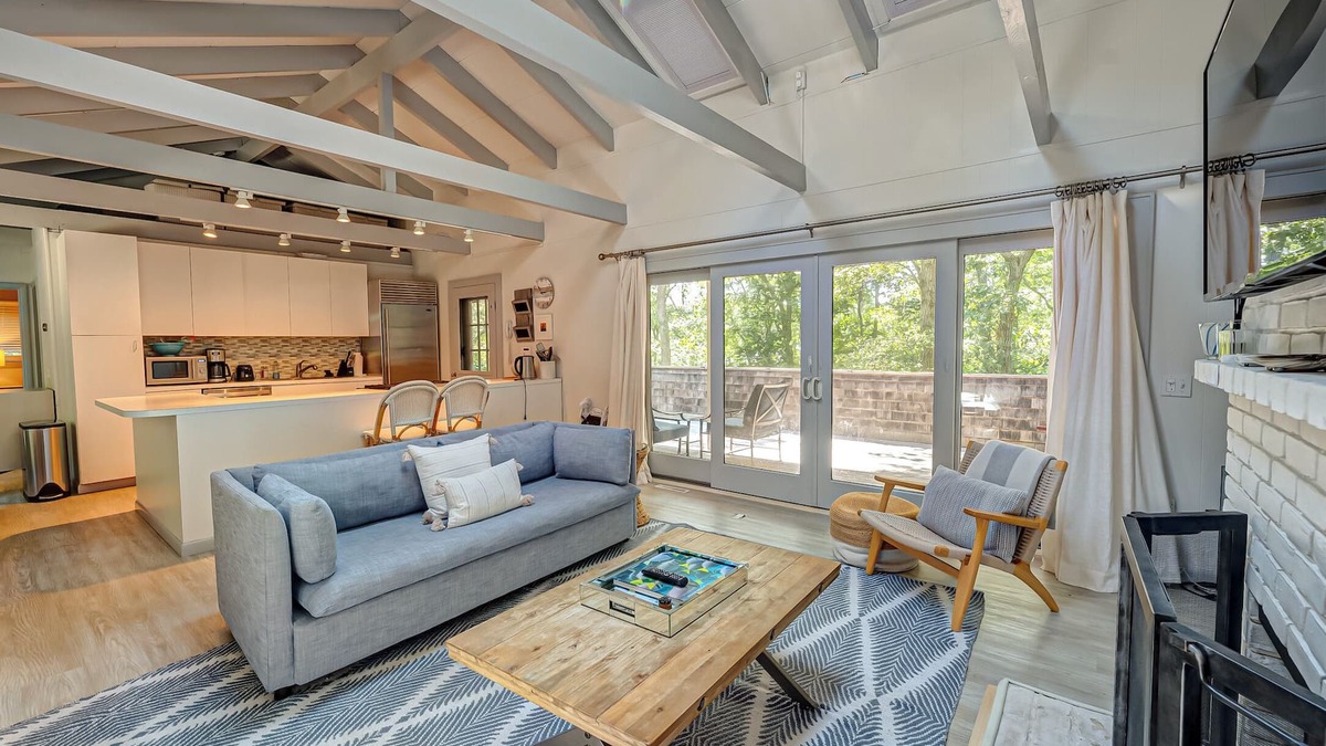 Lion Head Beach House | Three Bedroom Beach House with Pool & Walkable Private Beach