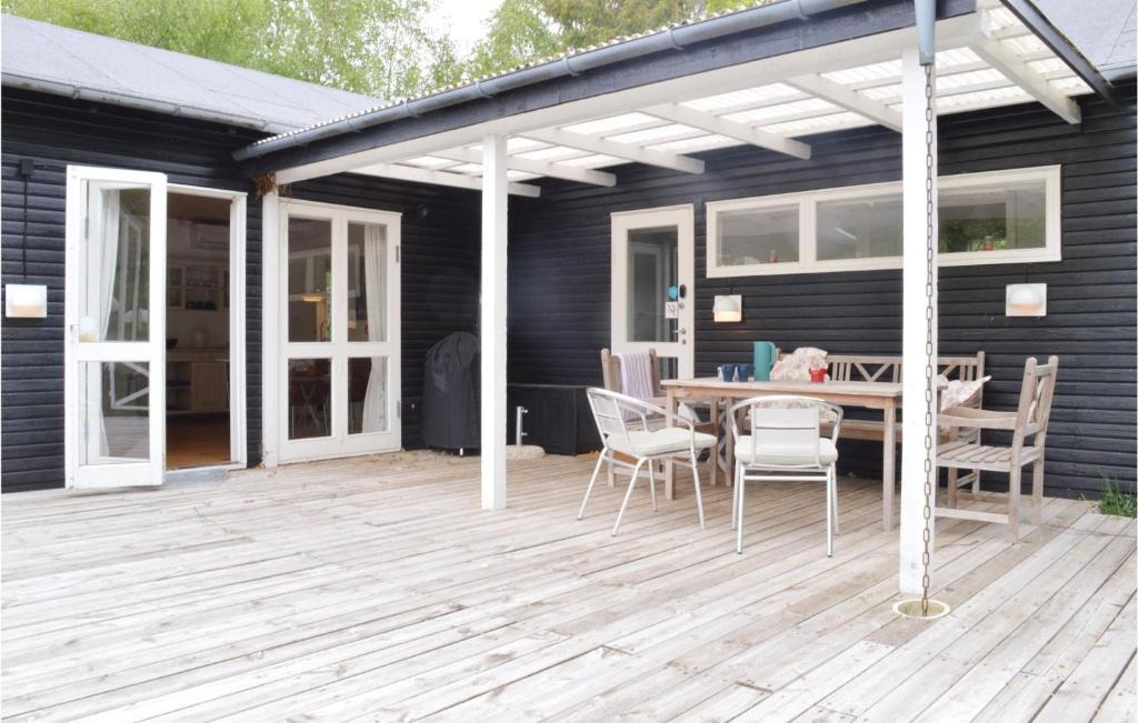 Udsholt Sand House | Three-Bedroom Holiday Home In Grasted