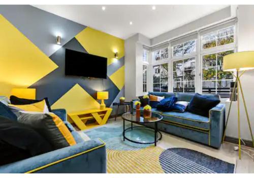 Southfield Apartment | Three Bedroom Home - Perfect for Large Groups