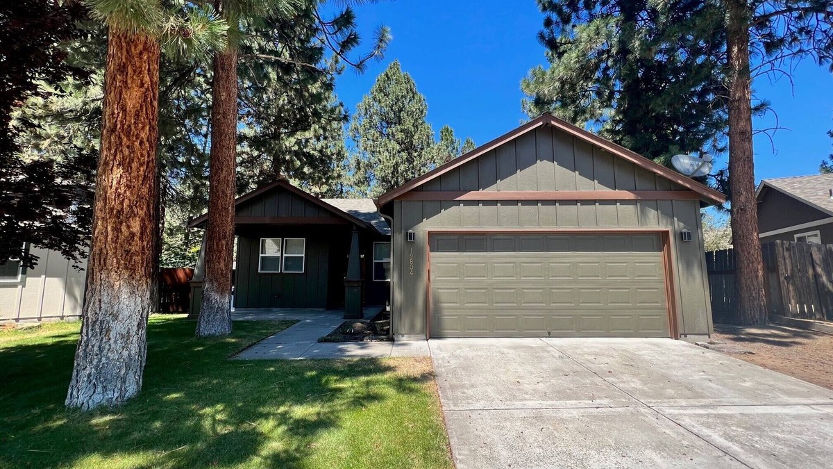 Southwest Bend House | Three Bedroom in SW Bend
