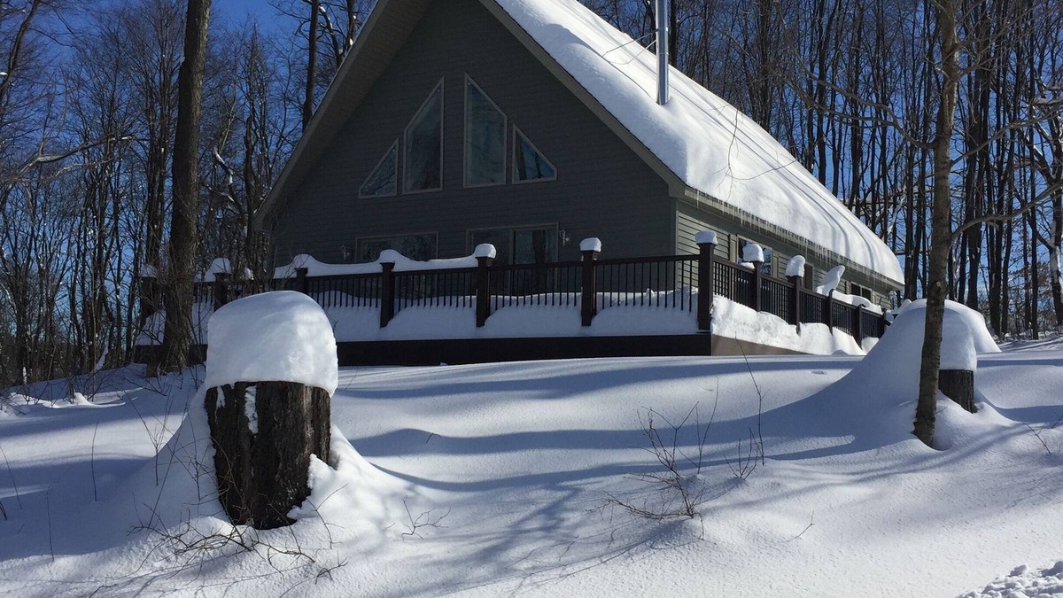 Rockwood House | Three Bedroom, Three Bath Hilltop Retreat