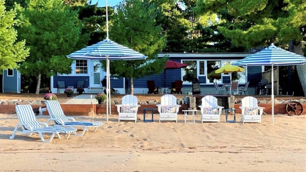 Nipissing House | Three bedroom, two bath, private waterfront retreat!