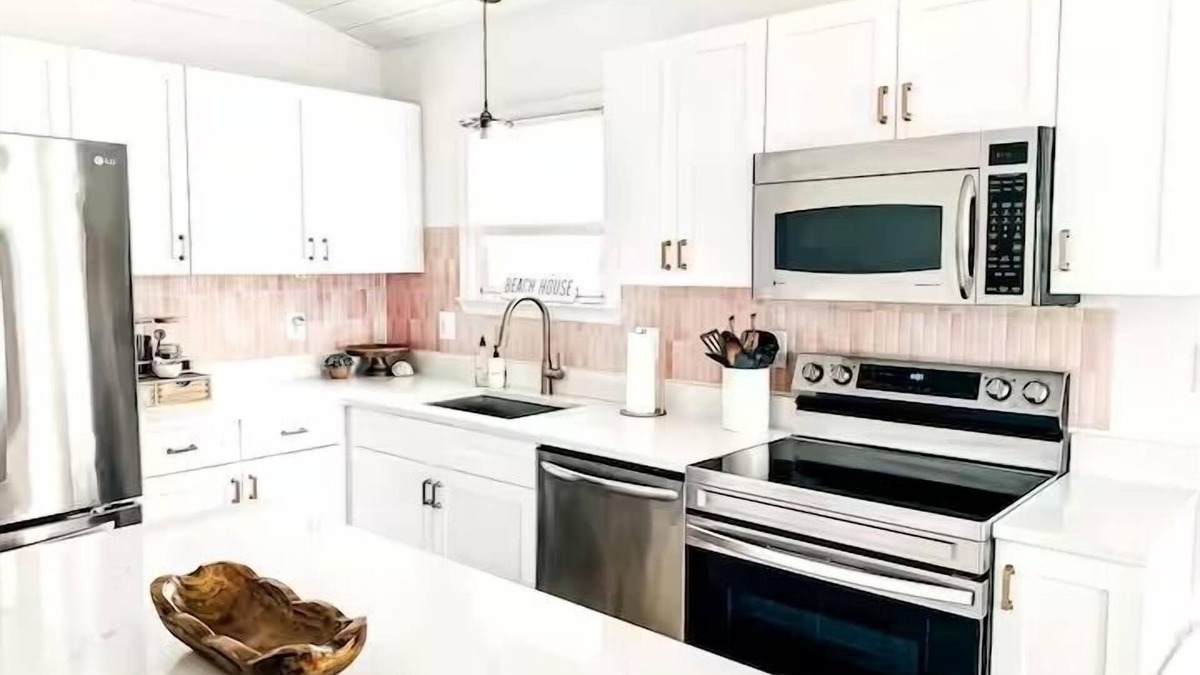 Mystic Island House | Three Bedroom Waterfront Oasis in Mystic Island! Bring your boat!