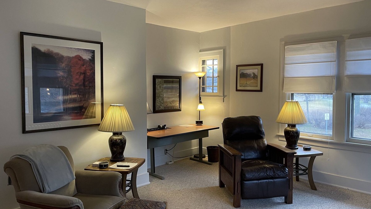 Northeast South Bend Apartment | Three bedrooms, 2 miles from Notre Dame. Picturesque large living space.