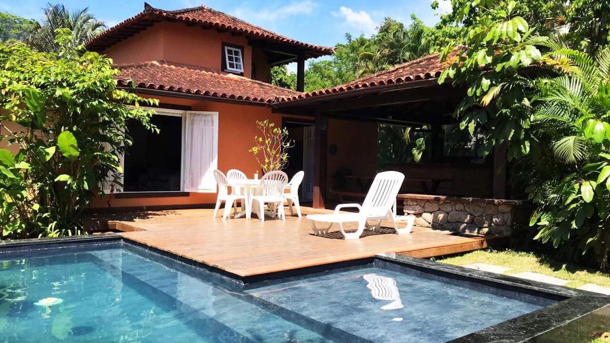 Frade House | Three Bedrooms House in The Best Location at Angra