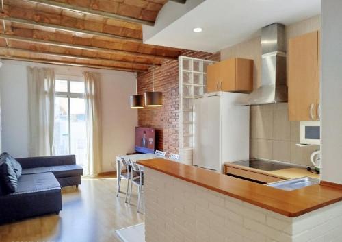 El Poble-sec Apartment | Three bedrooms bright apartment center Barcelona