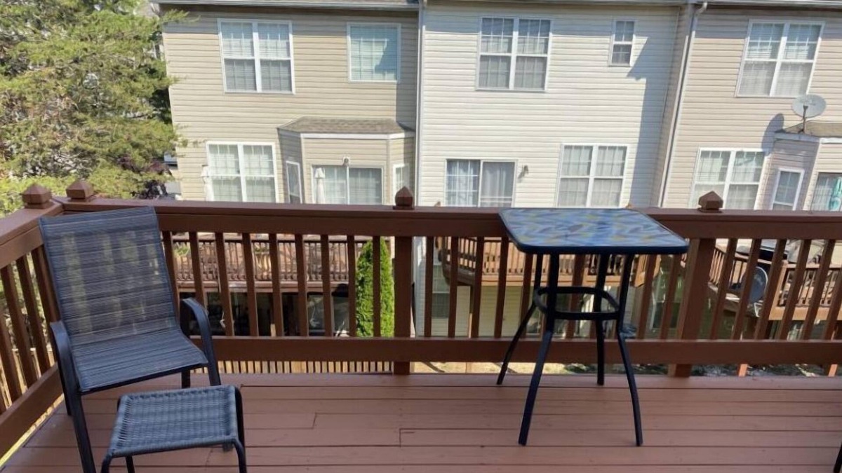 Russett House | Three Bedrooms Townhouse Laurel