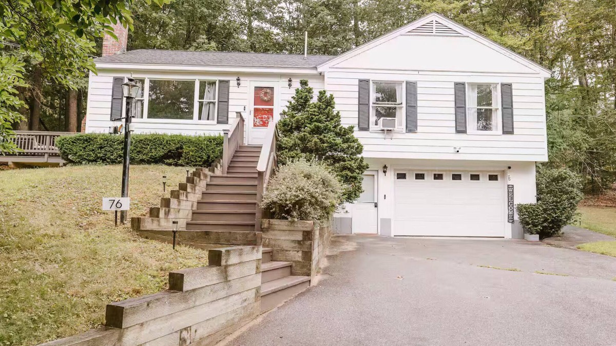 Birch Hill House | Three Cubs Cabin - hot tub, arcade room & minutes from downtown!
