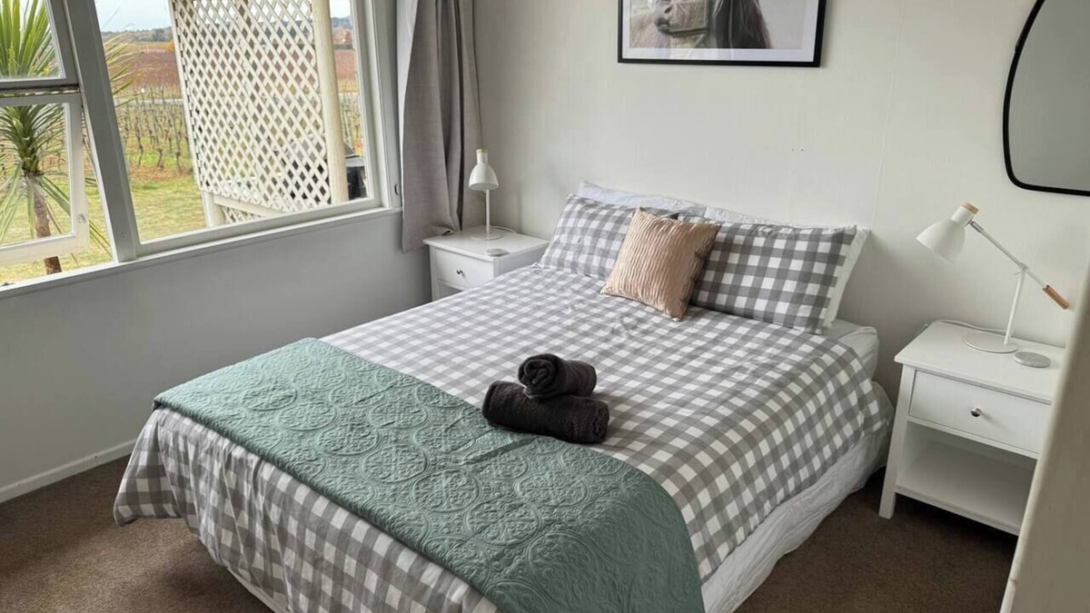 Havelock North House | Three Fifty Cottage - Vineyard Retreat