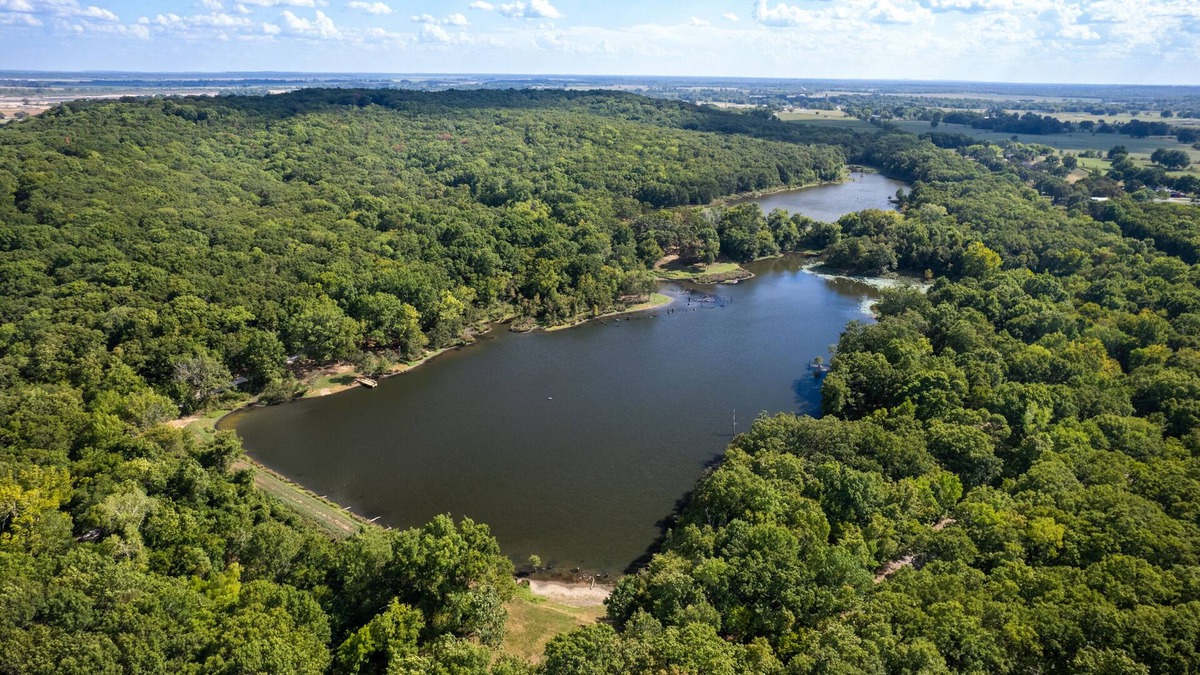 Bixby House | Three houses on 160 Acres | Perfect for Large Family Gatherings
