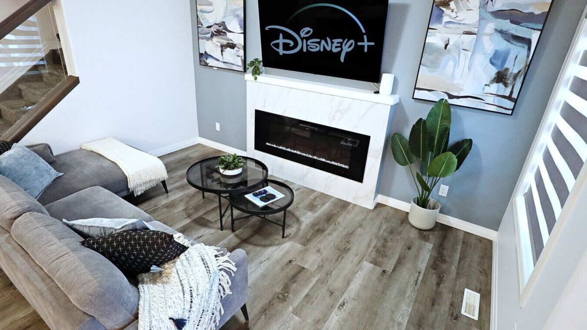 Southwest Edmonton House | Three King Beds|Central A/C|Fireplace|Park|Disney+