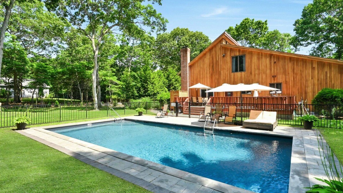 Springs House | Three Levels of Entertaining Space, Open Floor Plan, Short Distance to East.