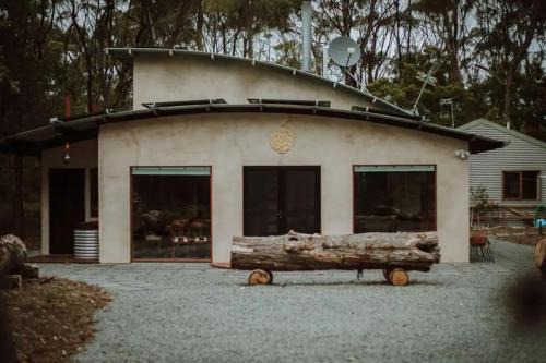 South Bruny Apartment | Three Little Pigs Escape - MAIN HOUSE - OFF GRID