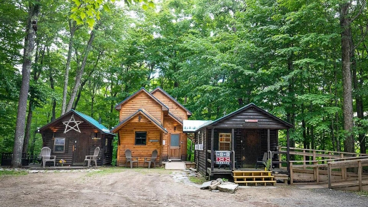 Warren Cabin | Three lovely Cabins nestled in the woods one minute from Sugarbush Resort