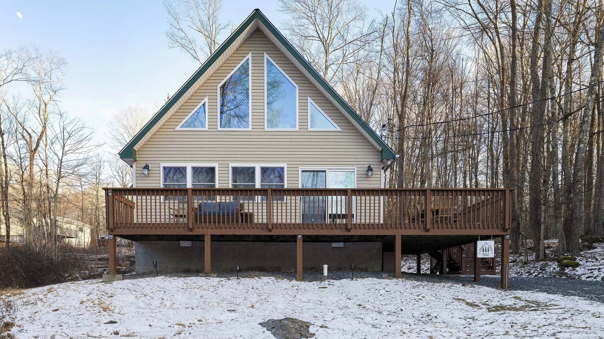 Thornhurst Ski Chalet | Three Pines Chalet- Pocono Lakes