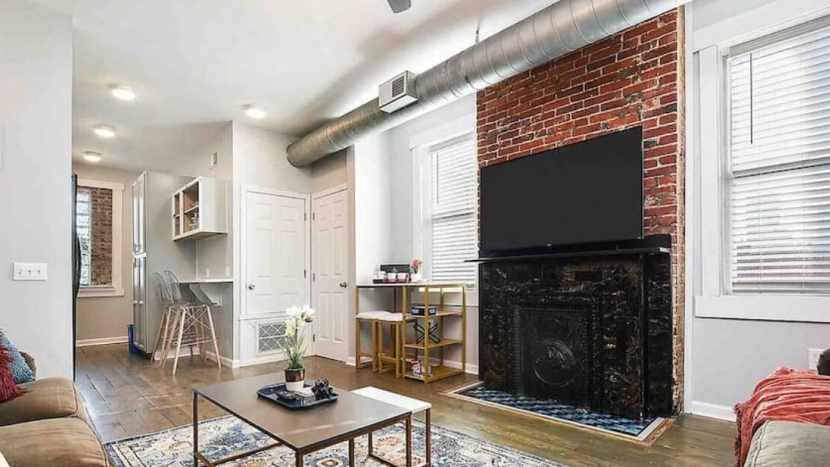 East Allegheny House | Three Private Units, Near Stadiums, Free Parking