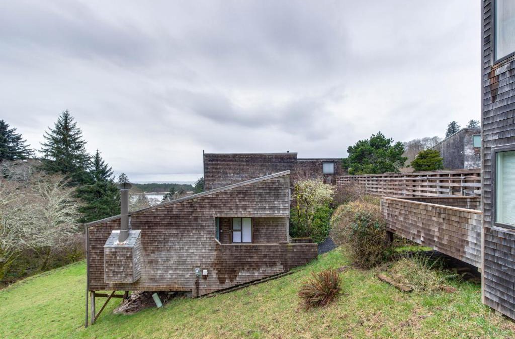 Otis House | Three Rocks Retreat