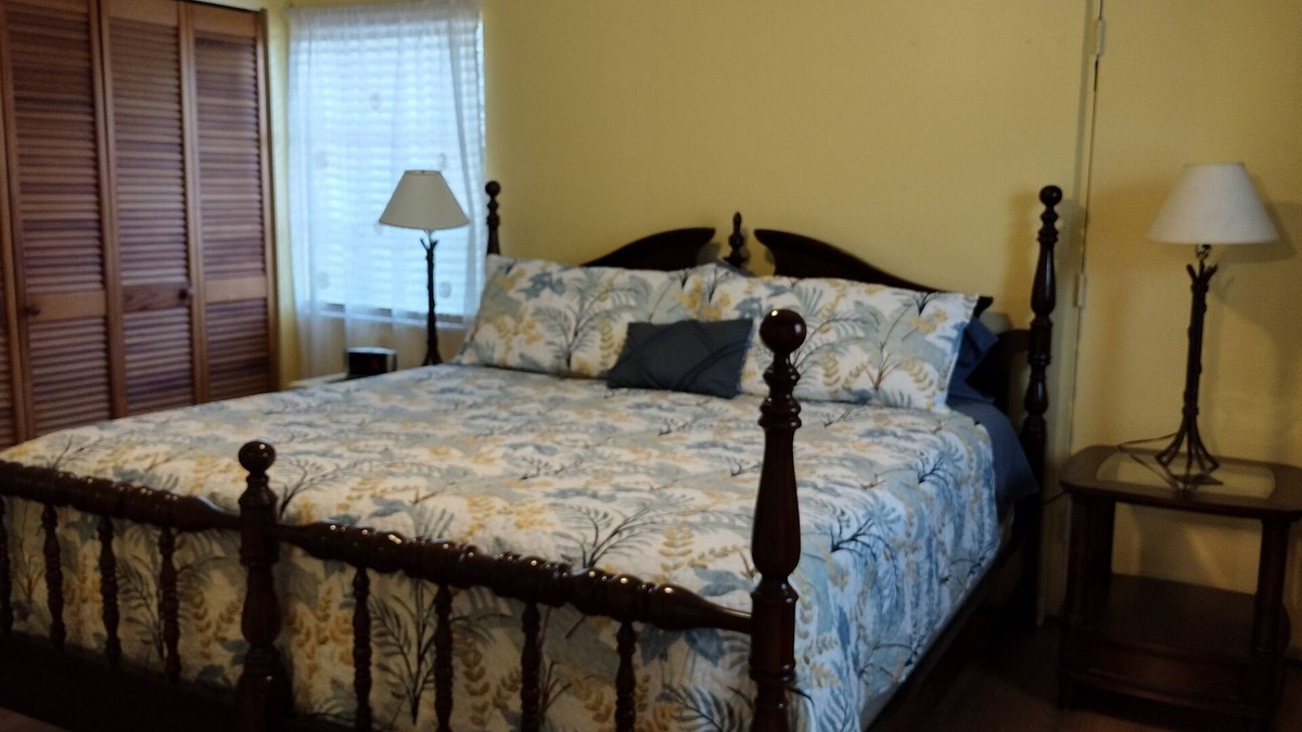 Crystal River Apartment | Three Sisters Cottages