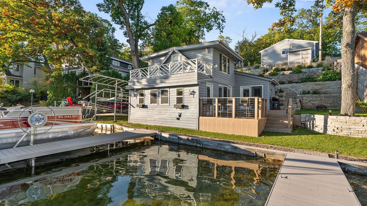 Okauchee House | Three steps away from the water on beautiful Okauchee Lake!