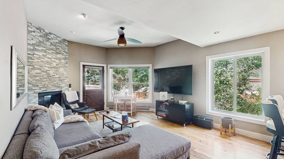 Eagle-Vail House | Three-story townhome on the golf course with 2 fireplaces